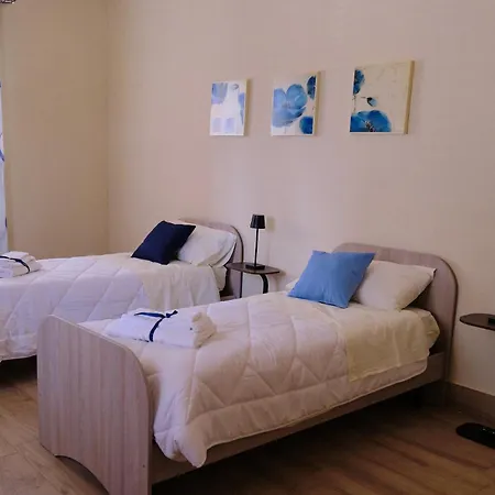 Faro Di Luce Bed and Breakfast *